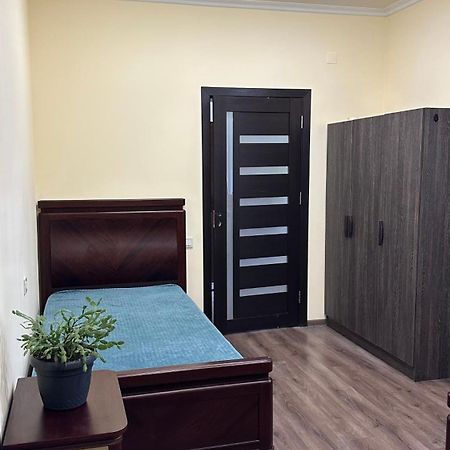 Rest & Relax Hotel Erivan Exterior foto
